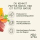Bild von Haustierfutterzutaten mit frischem Gemüse und rohem Fleisch, mit Text, der natürliche Zutaten und Qualität hervorhebt.