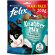 Kleurige Purina Felix Knabber Mix katten traktaties verpakking (200g) met een speelse kat, met zalm, kabeljauw, en forel smaken.