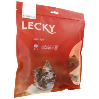 Eine rote Verpackung für Lecky Duros leichte Hundeleckerlis mit dem Gesicht eines Hundes, mit Symbolen, die 100% natürliche Zutaten und fettarm anzeigen.