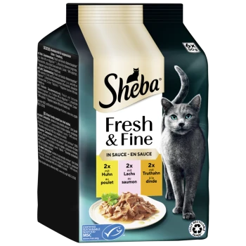 Verpakking van Sheba Fresh & Fine kattenvoer met een schotel vlees in saus, met smaken: kip, zalm en kalkoen.
