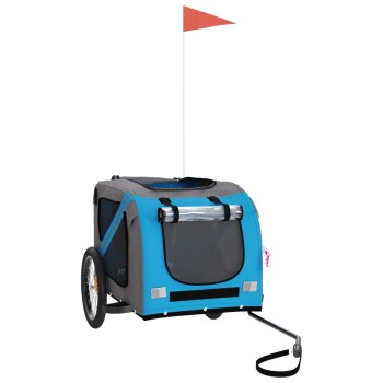 Blauer und grauer Haustieranhänger mit einer transparenten Front, zwei Rädern und einer Sicherheitsflagge oben, entworfen für den Transport von Haustieren.
