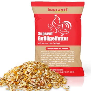 Roter und beiger 25kg Sack Supravit Geflügelfutter mit Bildern von Huhn, Küken und Ente, hergestellt in Deutschland.