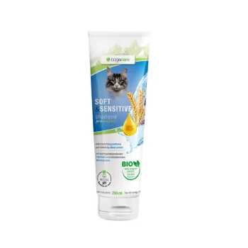 Sanftes & sensibles Katzen-Shampoo in einer 250 ml Tube, mit dem Gesicht einer Katze, Weizenprotein und feuchtigkeitsspendenden Inhaltsstoffen.