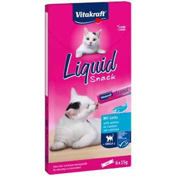 Vitakraft Liquid Snack Verpackung mit einer Katze, beschriftet "Mit Lachs" und hebt Omega 3, 6 x 15g hervor.