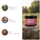 Eine Packung "Venus Balance Pulver" Haustierergänzung auf Gras, mit dem Text: "100% Natürlich," "Mit Präbiotika," und "Mit Mönchspfeffer."