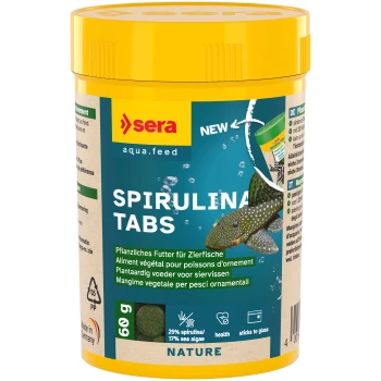 Behälter mit Sera Spirulina Tabs Nature Fischfutter, mit einem gestreiften Fischgrafik, mit dem Text "Pflanzenfutter" und Nährwertdetails.