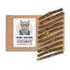 Eine Verpackung mit der Aufschrift "Kater Kasimir Katzenminze" enthält 10 Matatabi-Stäbe, mit einer Cartoon-Katze, die eine Brille und einen Schal trägt, auf der Vorderseite.