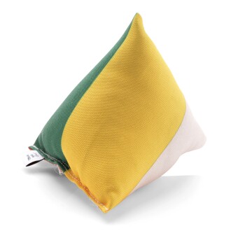 Bunte, dreieckige Haustierkissen aus gelbem, grünem und pinkem Stoff, entworfen für den Komfort von Haustieren.