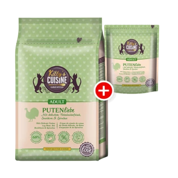 Verpackung für Katzenfutter für Erwachsene mit der Aufschrift "Kitty's Cuisine - PUTENliebe", die Putenfleisch, Sanddorn und Spirulina enthält, mit einer kleineren Tüte daneben.