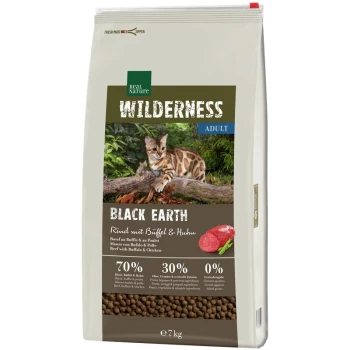Worek 7 kg karmy dla kotów Real Nature Wilderness Black Earth z bengalskim kotem; etykieta mówi "70% Wołowiny, 30% Owoców i Warzyw, 0% Zbóż."