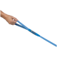 Eine Hand, die eine blaue Hundeleine mit strukturiertem Griff hält, mit einem "RUFFWEAR"-Logo am Griff.