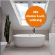 Modernes Badezimmer mit freistehender weißer Badewanne, einem Kaktus in einem Topf und Dachfenstern; Überlagerungstext lautet "Mit starker Lockwirkung."
