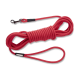 Rote geflochtene lange Hundeleine/Seil mit Metallkarabiner, aufgewickeltem Griff mit Schlaufe und Etikett mit der Aufschrift 'WOLTERS'