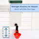 Käfigmontierter erhöhter Wassertank mit rotem Trinknapf; Text „Weniger Einstreu im Wasser durch erhöhte Montage“.