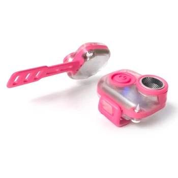 Pinkfarbener Haustier-Trainingsklicker mit Handgelenkschlaufe und Knopf vor weißem Hintergrund.