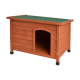 Holzhundehütte mit einem grünen Filzdach, mit einem gewölbten Eingang und erhöhten Füßen für Stabilität.