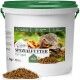 Weißer Eimer Wildlife Home SPEZIALFUTTER für Igel, 2 kg, grüner Deckel, mit einem Haufen Kroketten, Aufschrift 'Mit Insekten-Protein'.