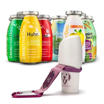 Bunte "SmoothieDog" Snackflaschen in verschiedenen Geschmacksrichtungen, plus ein pinker Hundewalze mit Karabiner.