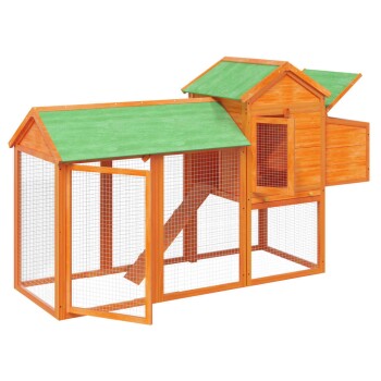 Holz-Hundehütte für den Außenbereich mit grünen Dächern, Drahtgitterseiten und einem geräumigen Auslaufbereich, ideal für kleine Tiere.