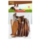 Snacks de cuir de bœuf MultiFit dans un emballage transparent, présentant plusieurs morceaux de peau de bœuf séchée, avec un chien en arrière-plan.
