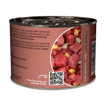 Karma dla kotów w puszce z wołowiną, cielęciną i warzywami, pokazująca składniki i kod QR z szczegółowym przewodnikiem żywieniowym.