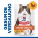 Hill's Science Plan Senior Vitality Katzenfutterbeutel mit einer Katze, die sich die Lippen leckt, beschriftet mit "Gesunde Verdauung" und "mit Huhn."
