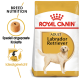 Royal Canin Adult Labrador Retriever Hundefutterbeutel in Gelb und Weiß, betont die Rassenernährung und maßgeschneiderte Kroketten.