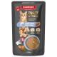 Fleischeslust Pussy Deluxe Katzenfutter-Beutel mit Bild einer orangegetigerten Katze, 'Purer Lachs / Pure Salmon', 'Sensitiv', Pastete 85 g