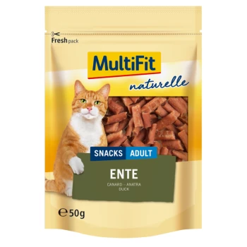 Un paquet de 50 g de friandises pour chats MultiFit naturelle avec un chat orange joueur, étiqueté "Snacks Adult" et "Ente" (Canard) en français et en anglais.
