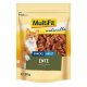 Eine 50g Verpackung von MultiFit naturelle Katzensnacks mit einer verspielten orangefarbenen Katze, mit der Aufschrift "Snacks Adult" und "Ente" in Französisch und Englisch.