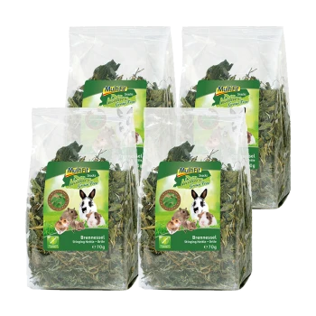 Vier transparente Beutel mit MulitFit Nature Grain Free Haustiersnacks, beschriftet 'Brennessel', jeder enthält 70g getrocknete Kräuter.