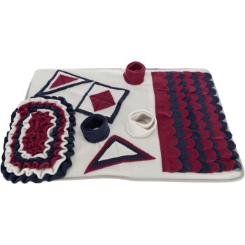 Eine bunte Schnüffelmatte für Haustiere mit verschiedenen strukturierten Formen in Marineblau, Burgunderrot und Weiß, entworfen für interaktives Füttern.