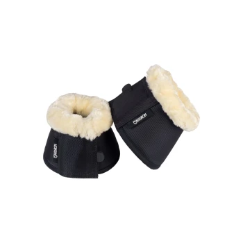 Zwei schwarze Pferdebeinschoner mit weichem, cremefarbenem Fleece-Futter, mit dem Markennamen "Eskadron" an der Seite.