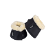 Zwei schwarze Pferdebeinschoner mit weichem, cremefarbenem Fleece-Futter, mit dem Markennamen "Eskadron" an der Seite.