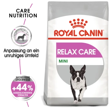 Royal Canin Relax Care Mini Hundefuttertüte mit einem rennenden Boston Terrier, der Pflegeernährung und +44% verbesserte Verhaltensweisen fördert.