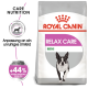 Royal Canin Relax Care Mini Hundefuttertüte mit einem rennenden Boston Terrier, der Pflegeernährung und +44% verbesserte Verhaltensweisen fördert.
