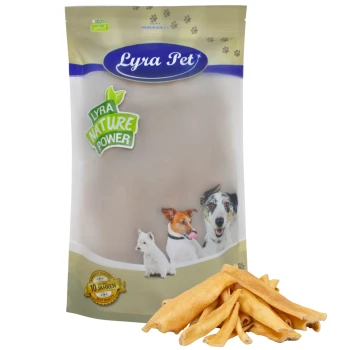 Lammkopfhaut hell 1 kg Lyra Pet Nature Power Hundeleckerlis Verpackung mit einer hellbraunen Tüte, die Bilder eines Hundes, einer Katze und eines weiteren Hundes sowie Leckerli-Sticks zeigt.