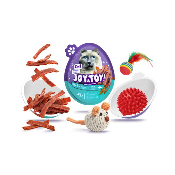 Lila eiförmige JOY&TOY! 2in1 Katzensnack- und Spielzeugpackung mit Thunfischstreifen, Tau-Maus, rotem Stachelball und Federball.