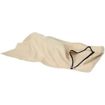 Une couverture pour animaux beige avec une fermeture éclair le long du bord, conçue pour le confort et la chaleur.