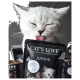 Eine verspielte weiße Katze leckt sich die Lippen vor einem Paket mit "CAT'S LOVE JUNIOR" Katzenfutter, das ein schwarzes Design mit einem Kätzchenbild zeigt.