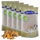 Fünf Beutel Lyra Pet natürliche Hundeleckerlis, mit einer Vielzahl von Kaustücken vorne, mit einem Premium-Qualitätssiegel und Haustierbildern auf der Verpackung.