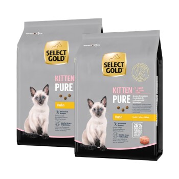 Zwei Säcke Select Gold Kitten Pure Katzenfutter, mit einem Siamkätzchen auf der Vorderseite, beschriftet mit 'Huhn' (Chicken) mit 26% frischem Fleisch.