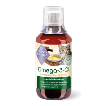 Flasche Omega-3-Öl für Katzen, mit der Aufschrift "Chrono Balance", mit einem Katzenbild und Text, der die Vorteile für Knochen, Immunität und Haut hervorhebt.