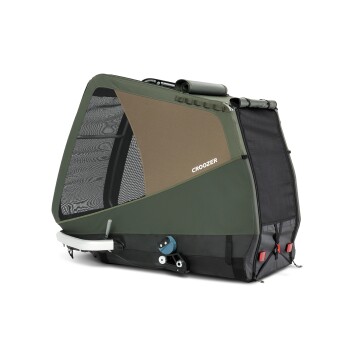 Ein grüner und schwarzer Haustieranhänger mit Netzfenstern, mit dem Markennamen 'CROOZER' an der Seite, entworfen für den Transport von Haustieren.