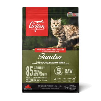 Orijen Tundra Katzenfutterbeutel mit einer flauschigen Katze, der "85% hochwertige tierische Zutaten" und "rohen Enten-, Fisch- & Wildfleisch" zeigt.