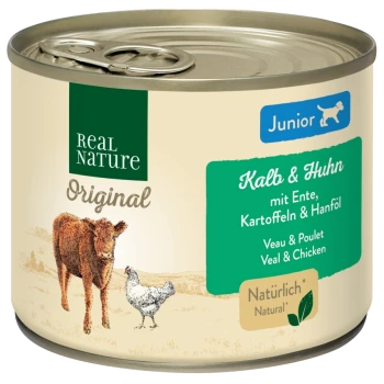 Dosen-Haustierfutter mit der Aufschrift 'Real Nature Original', das Kalbfleisch und Hähnchen mit Ente, Kartoffeln und Hanföl enthält.