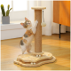 Katze spielt mit hölzernem Katzenkarussell-Spielzeug mit doppelter Basis für Stabilität und leisem Aufpralldesign.