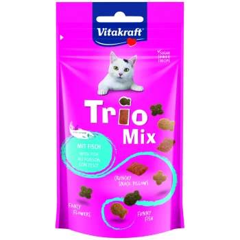 Trio Mix Fisch 8x60g Die Verpackung von Katzenleckerlis zeigt eine weiße Katze mit schwarzen Markierungen, beschriftet mit "Vitakraft Trio Mix," zuckerfrei und fischgeschmack.