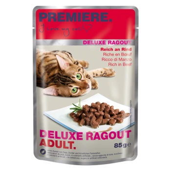 Deluxe Ragout Adult Reich an Rind 22x85 g Katze Futterbeutel mit einer verspielten getigerten Katze und Rindfleischstücken. Text: 'PREMIERE. Ich liebe meine Katze', 'DELUXE RAGOUT', 'Reich an Rindfleisch.'