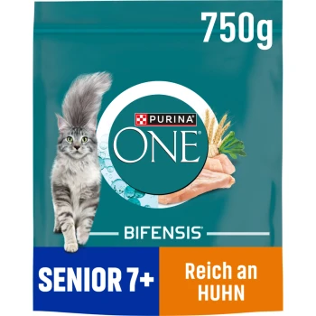 Purina ONE Bifensis Katzenfutter für Senioren, 750g Beutel, mit einer flauschigen grauen Katze und dem Text 'SENIOR 7+' und 'Reich an Huhn.'